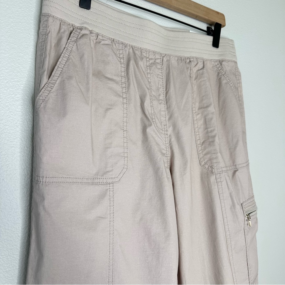 Chicos Convertible Poplin Cargo Pants Cropped Sz US 8 Beige Khaki Beachy Preppy - Picture 4 of 13